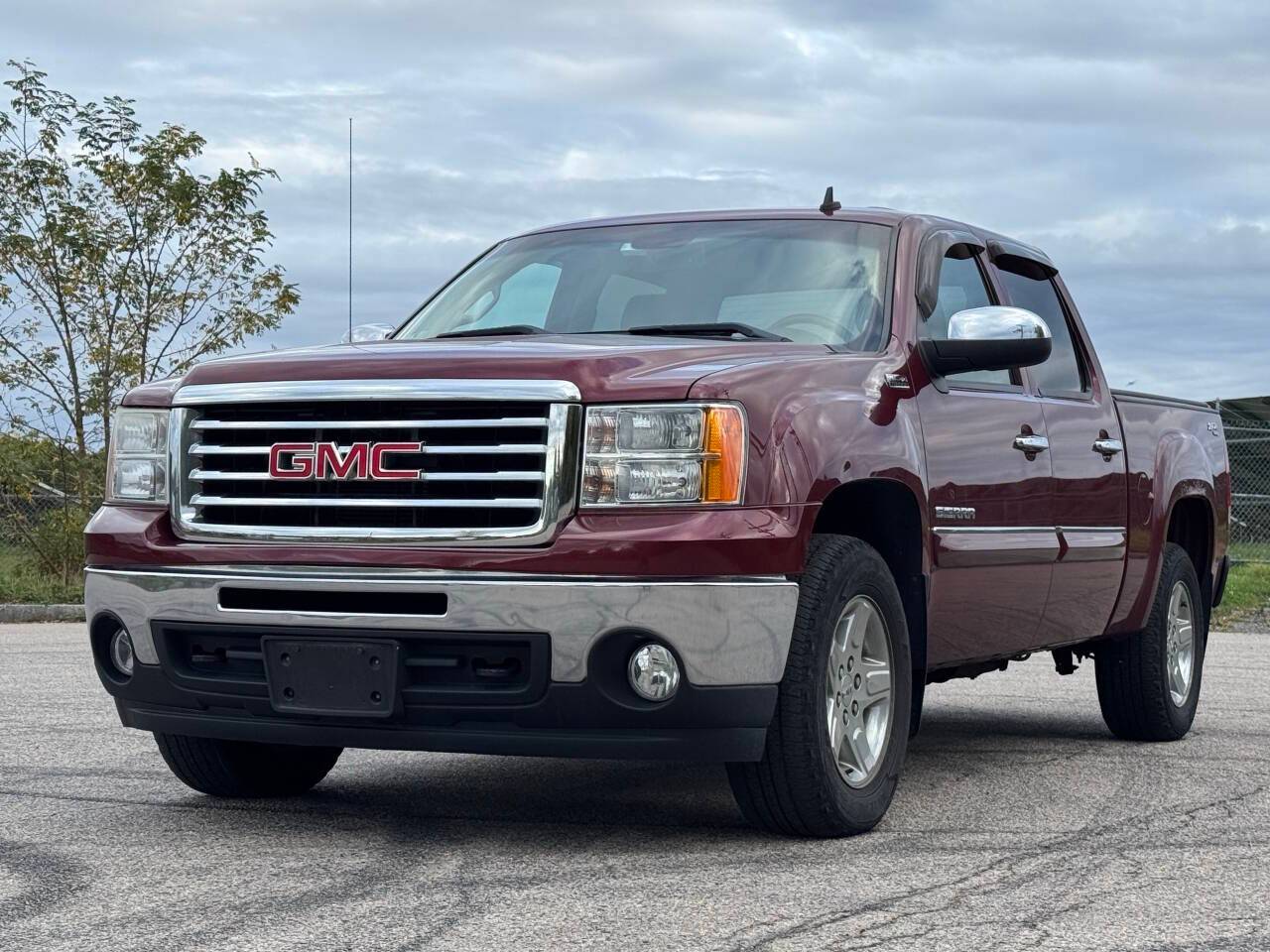 2013 GMC Sierra 1500 SLT — Pickup Truck — 119,842 mi — Walpole, MA