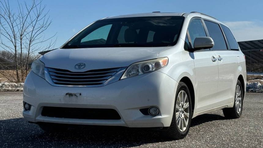 2013 Toyota Sienna Limited — Minivan — 225,379 mi — Walpole, MA