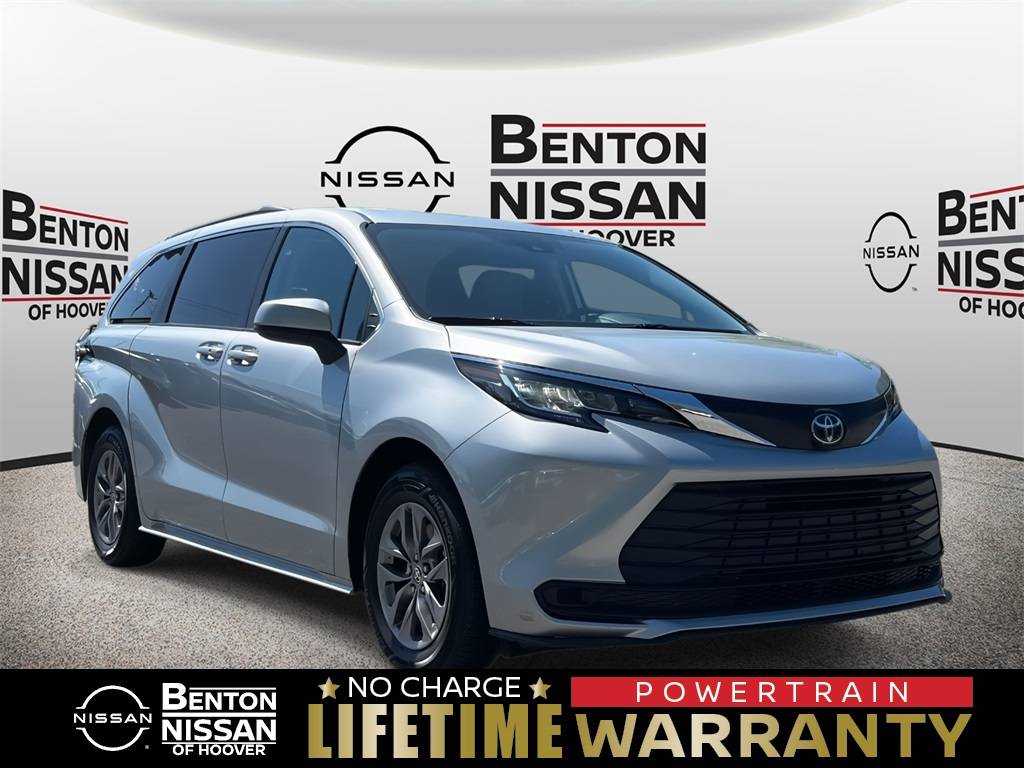 2023 Toyota Sienna LE — Minivan — 24,344 mi — Hoover, AL