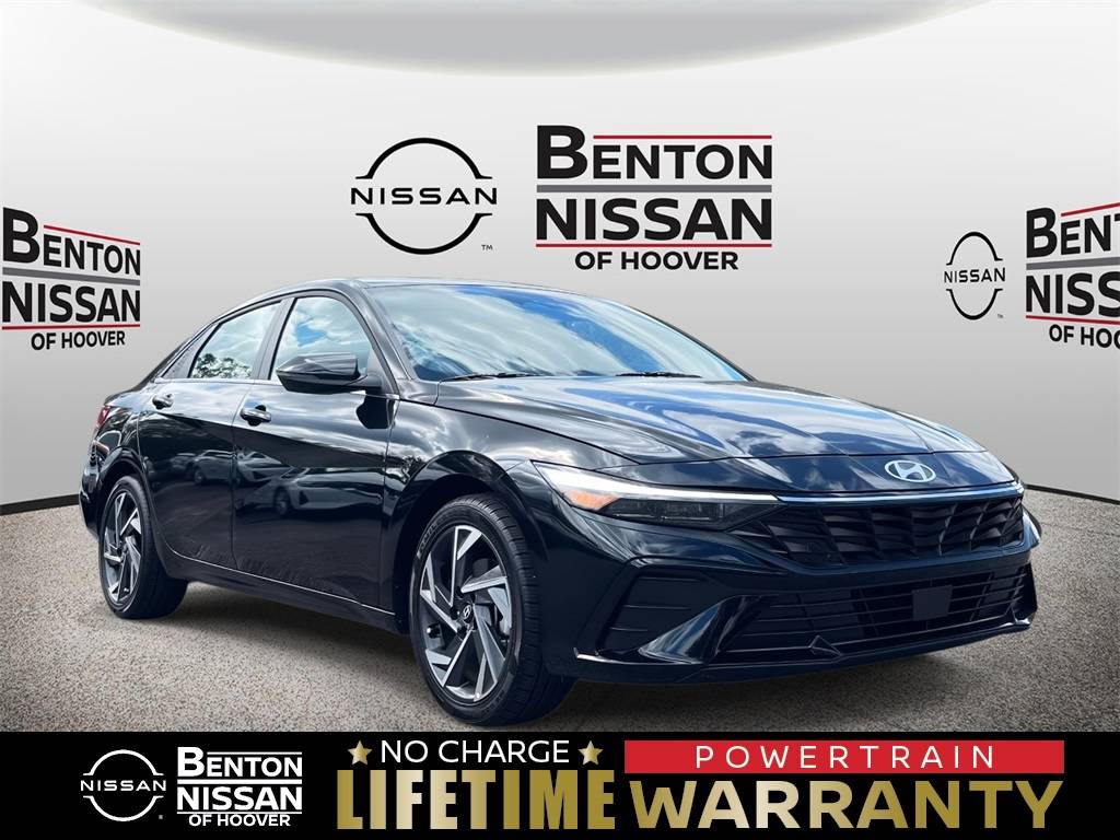 2025 Hyundai Elantra Limited — Sedan — 10,606 mi — Hoover, AL