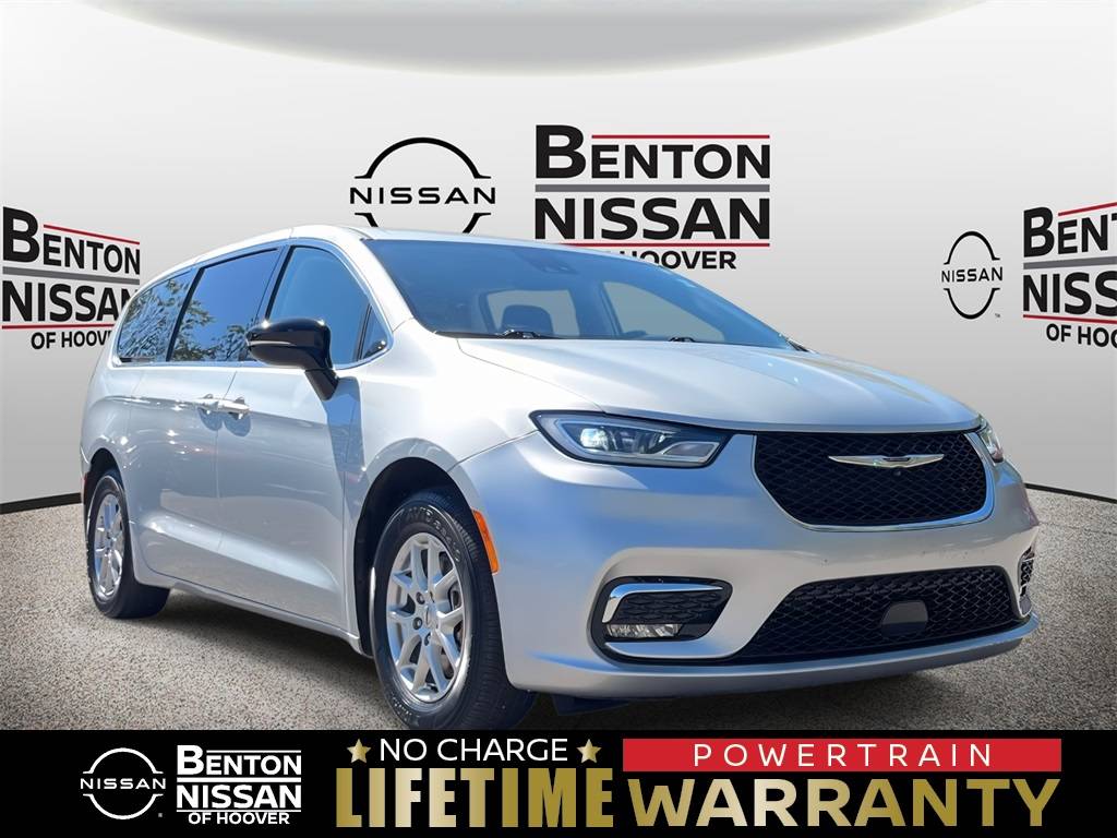 2024 Chrysler Pacifica Touring L — Minivan — 58,560 mi — Hoover, AL