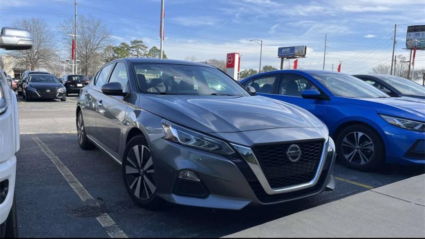 2022 Nissan Altima SV — Sedan — 52,940 mi — Hoover, AL