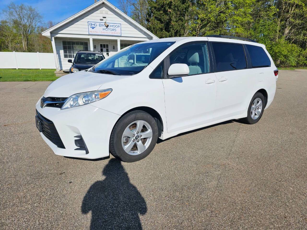2019 Toyota Sienna LE — Minivan — 61,948 mi — Hastings, MI