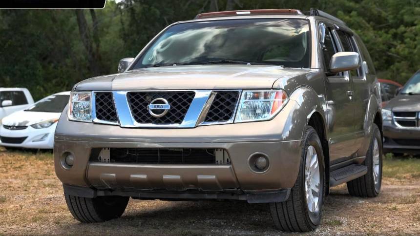 2005 Nissan Pathfinder LE