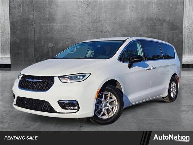 2024 Chrysler Pacifica Touring L — Minivan — 29,877 mi — Plano, TX