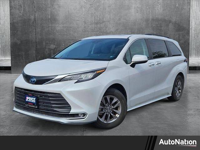 2023 Toyota Sienna XLE — Minivan — 53,992 mi — Plano, TX