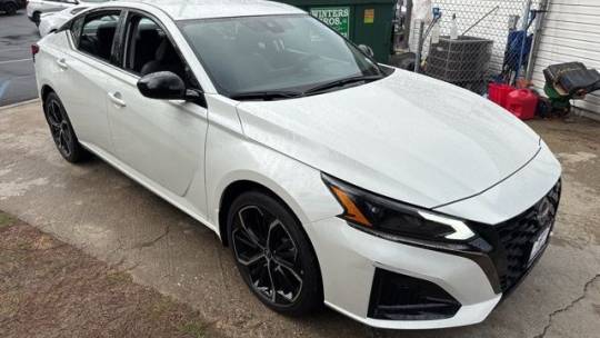 2023 Nissan Altima SR — Sedan — 11,870 mi — Islip, NY