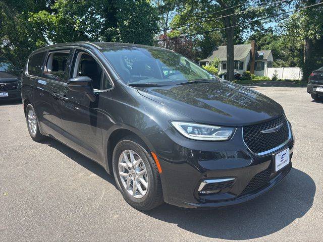 2023 Chrysler Pacifica Touring L — Minivan — 60,082 mi — Islip, NY