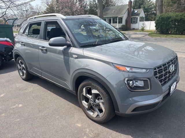 2022 Hyundai Venue SEL — SUV — 18,682 mi — Islip, NY
