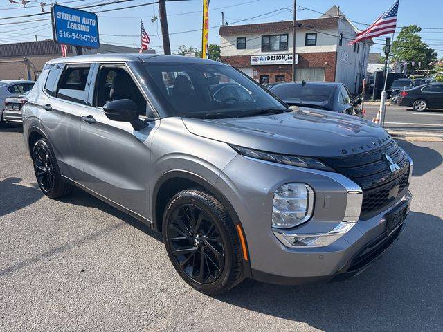 2022 Mitsubishi Outlander SE — SUV — 10,945 mi — Islip, NY
