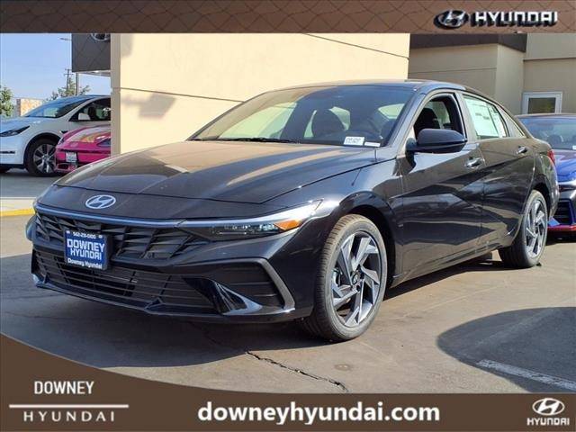 2025 Hyundai Elantra Hybrid Blue — Sedan — 8,192 mi — Downey, CA