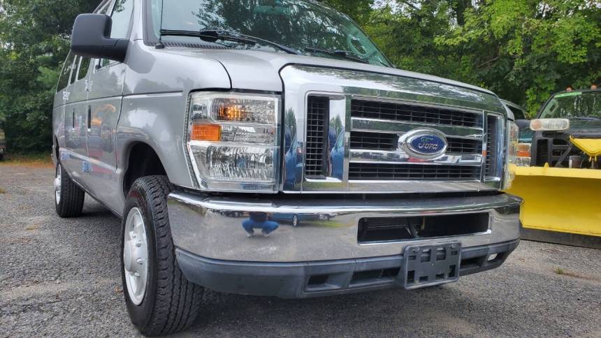 2010 Ford Econoline Wagon E-350 Super Duty XLT — Passenger Van — 105,541 mi — West Bridgewater, MA
