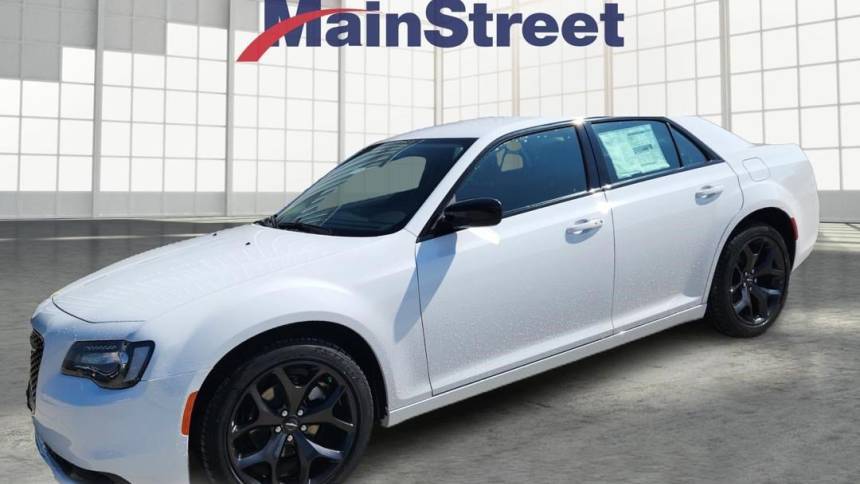 2023 Chrysler 300 Touring — Sedan — 20 mi — Lansing, KS