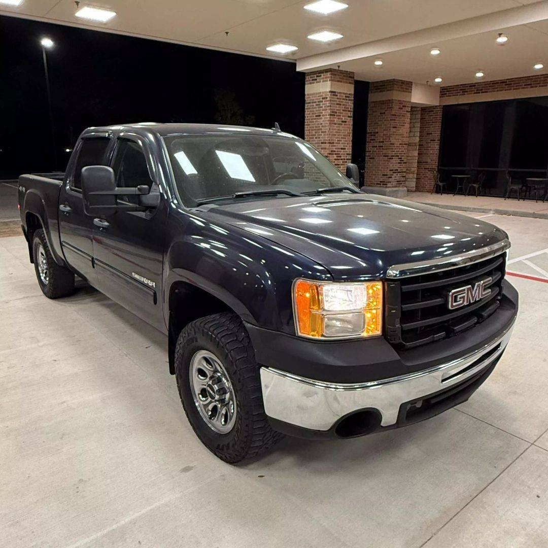 2011 GMC Sierra 1500 SLE — Pickup Truck — 113,789 mi — Houston, TX