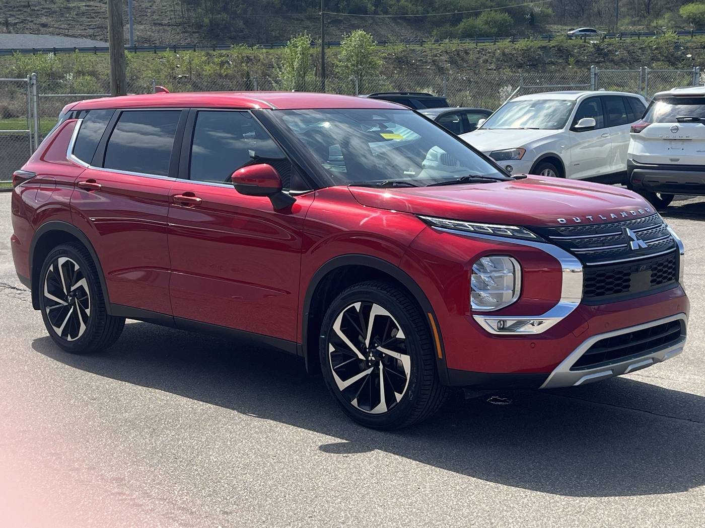 2023 Mitsubishi Outlander SE — SUV — 24,569 mi — Cincinnati, OH