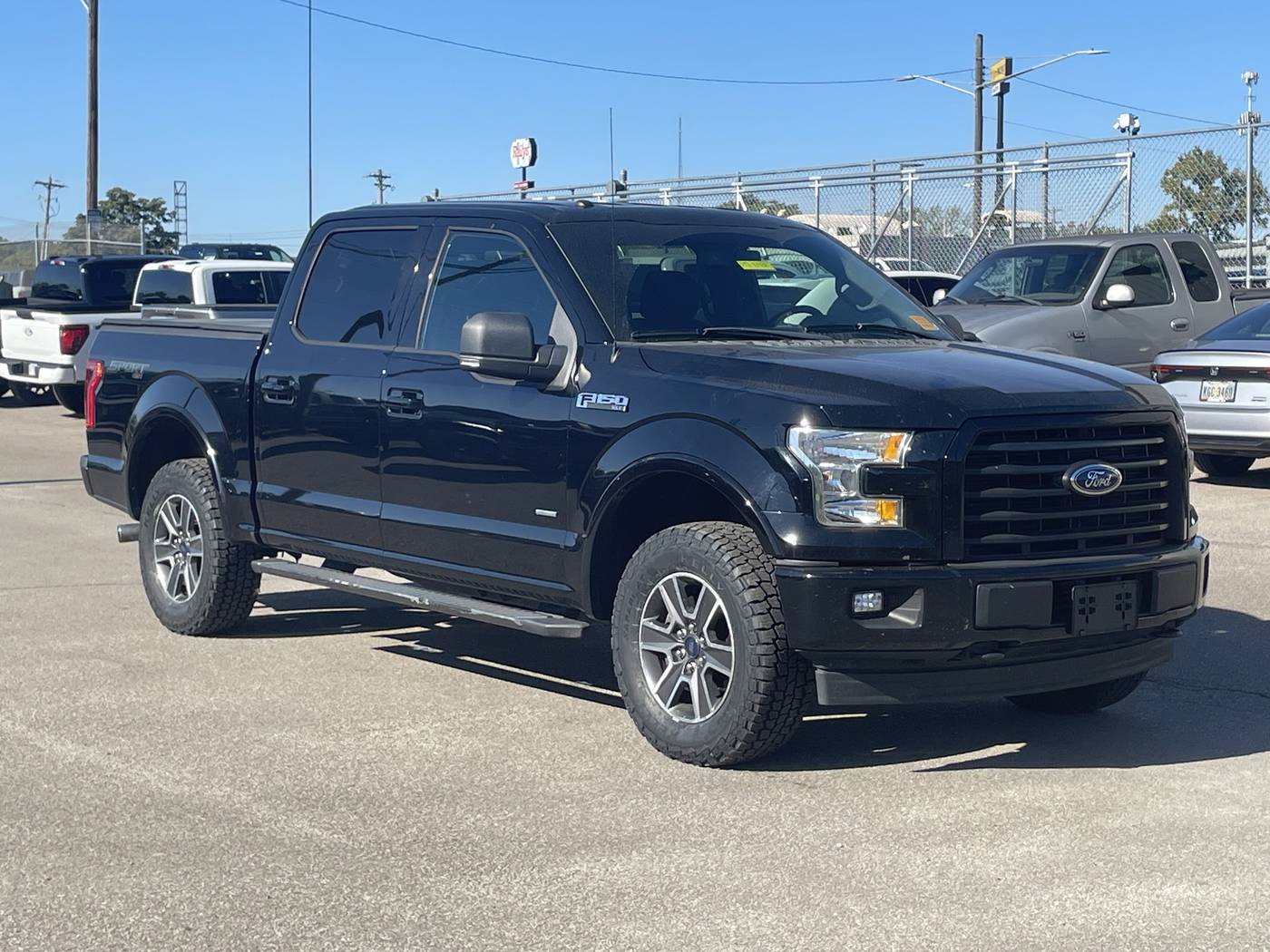 2017 Ford F-150 XLT — Pickup Truck — 112,892 mi — Cincinnati, OH