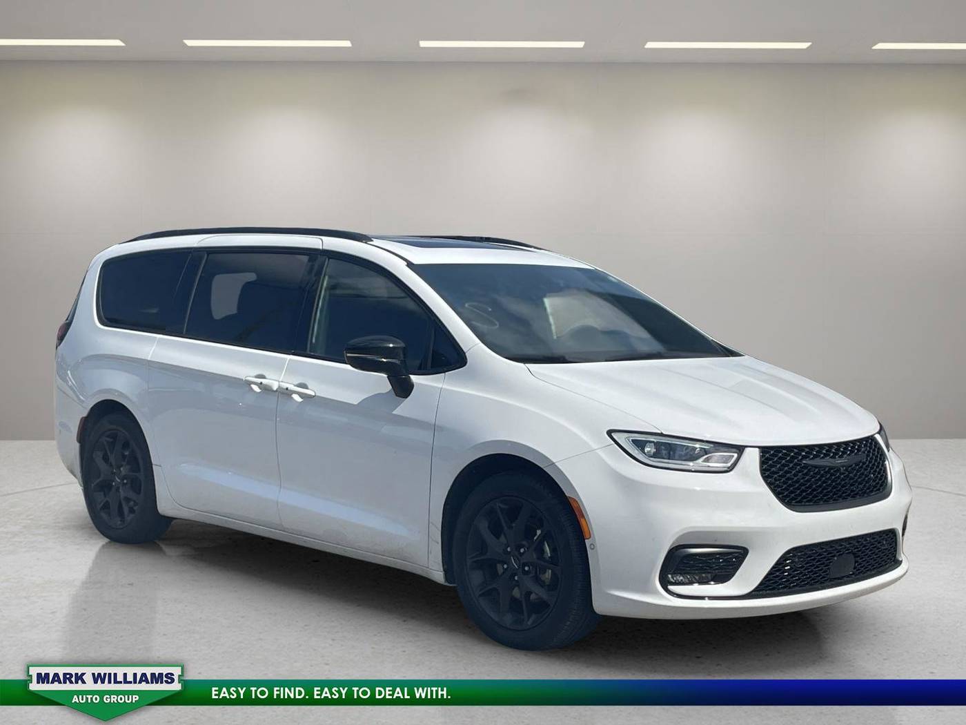 2024 Chrysler Pacifica Limited — Minivan — 16,787 mi — Cincinnati, OH