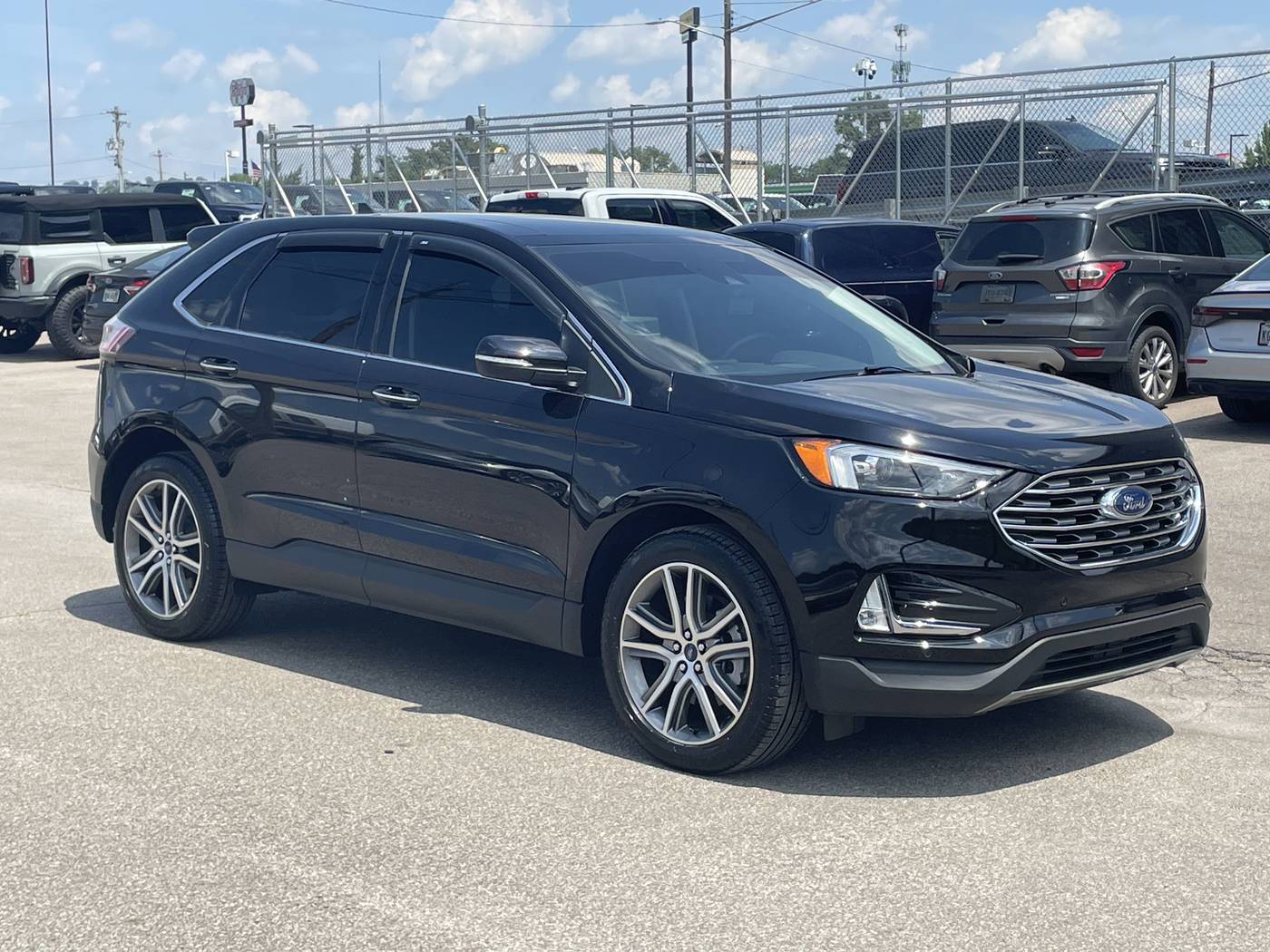 2022 Ford Edge Titanium — SUV — 1,734 mi — Cincinnati, OH