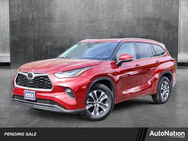 2021 Toyota Highlander XLE — SUV — 105,041 mi — Des Plaines, IL
