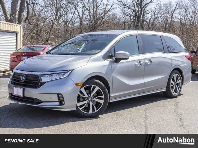 2022 Honda Odyssey Touring — Minivan — 21,485 mi — Des Plaines, IL