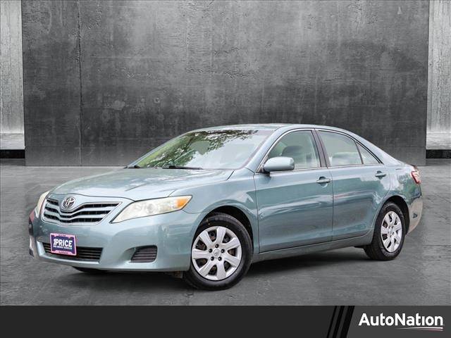 2010 Toyota Camry LE V6 — Sedan — 111,932 mi — Des Plaines, IL