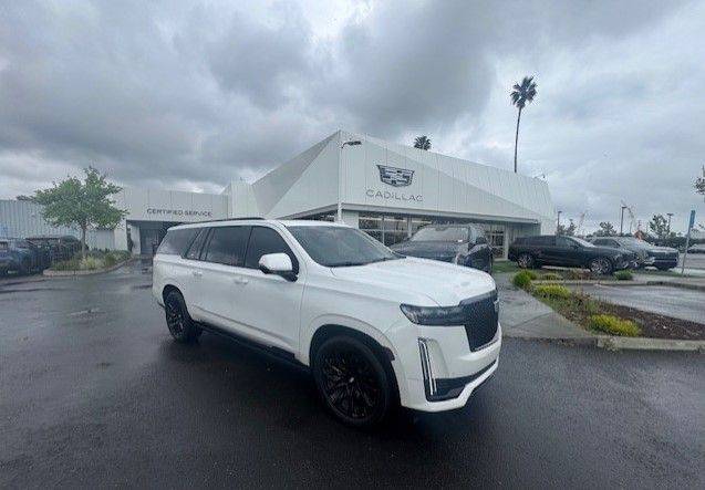 2023 Cadillac Escalade Sport