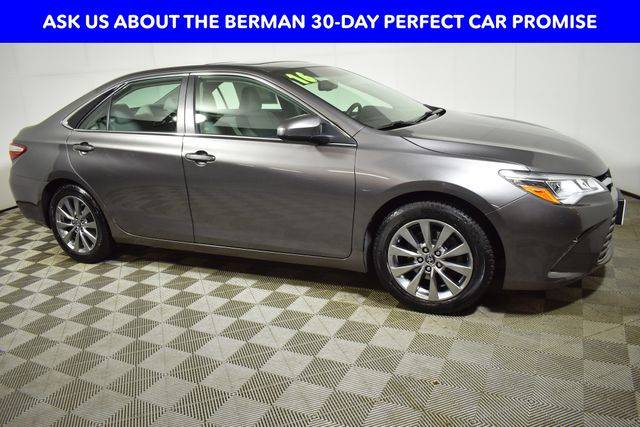 2016 Toyota Camry XSE V6 — Sedan — 64,852 mi — Chicago, IL