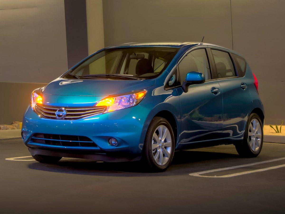2014 Nissan Versa 1.6 SV — Hatchback — 90,582 mi — Chicago, IL