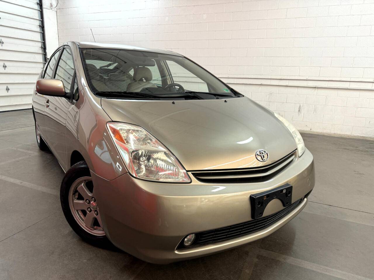 2004 Toyota Prius Base — Sedan — 114,765 mi — Chantilly, VA