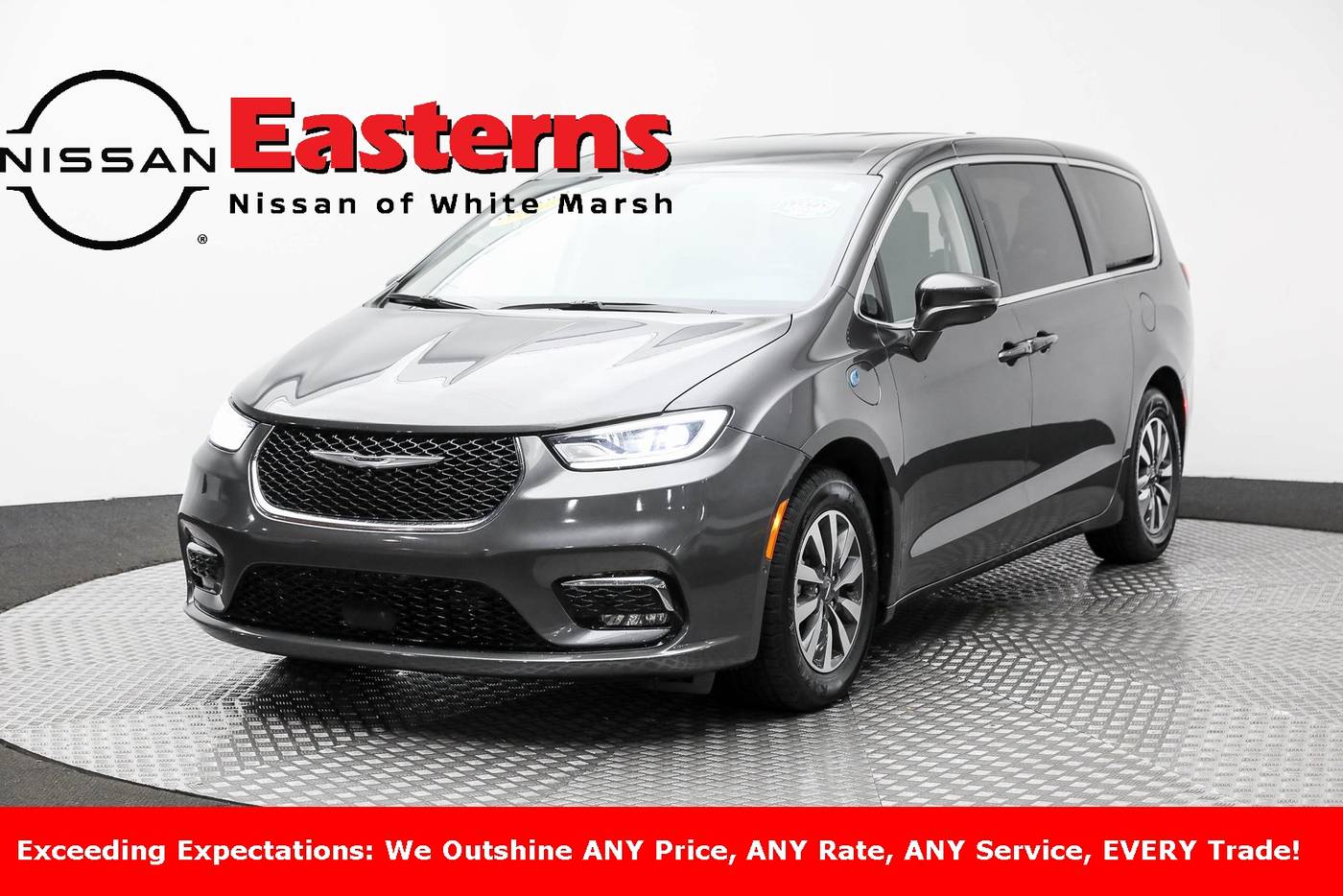 2022 Chrysler Pacifica Hybrid Touring L — Minivan — 68,427 mi — White Marsh, MD