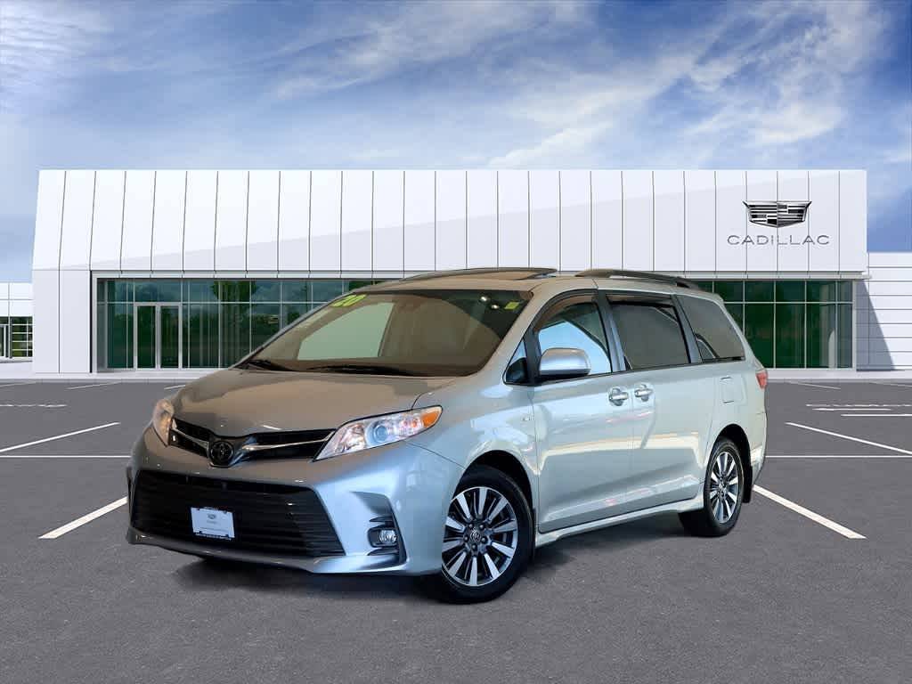 2020 Toyota Sienna XLE — Minivan — 67,777 mi — Libertyville, IL