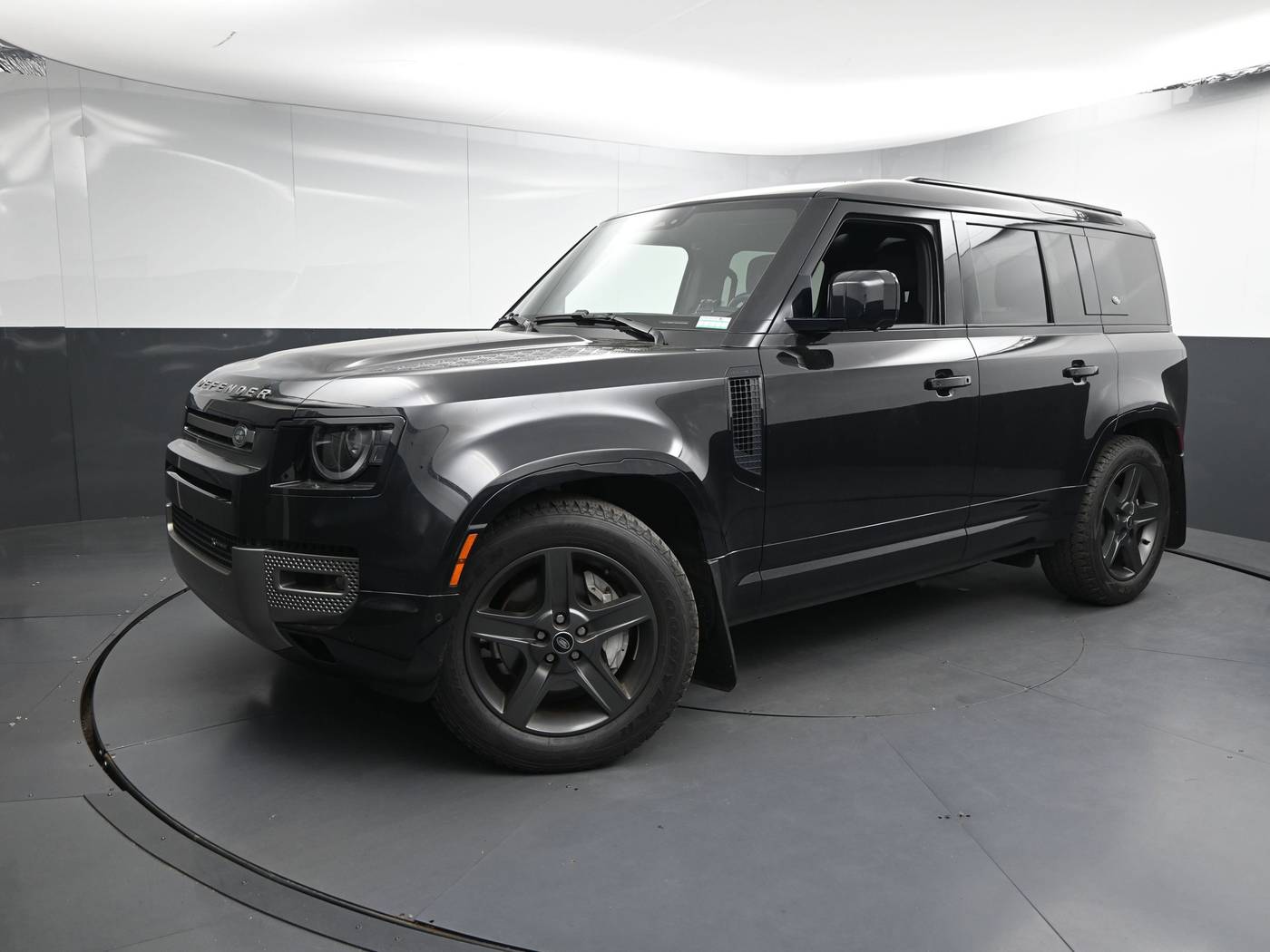 2023 Land Rover Defender X-Dynamic SE — SUV — 51,909 mi — Greenville, SC