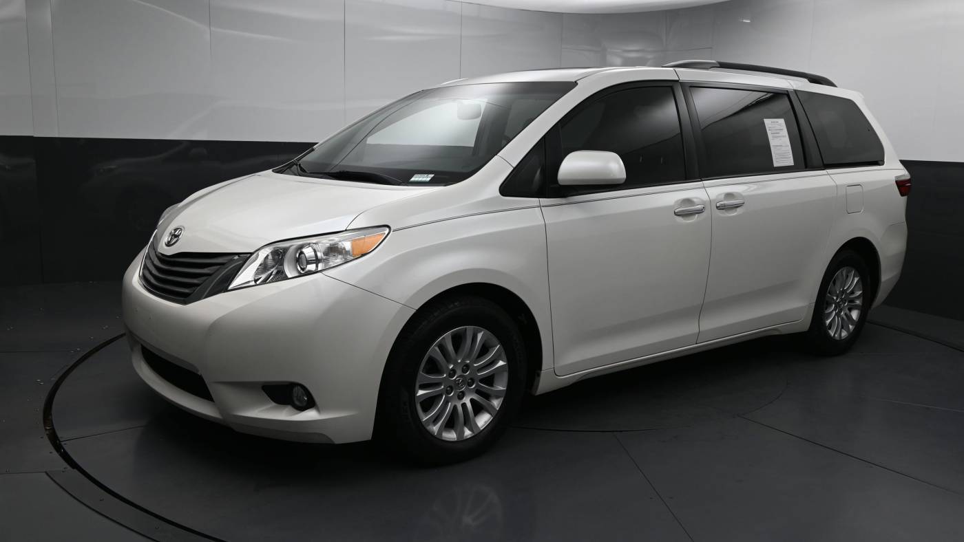 2015 Toyota Sienna XLE — Minivan — 51,909 mi — Greenville, SC