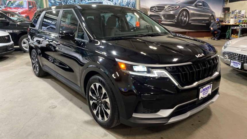 2023 Kia Carnival EX — Minivan — 22,468 mi — Worcester, MA