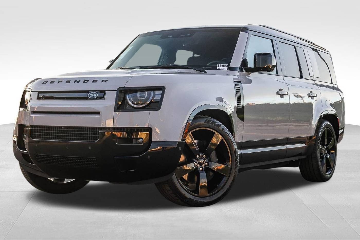 2026 Land Rover Defender 130 P400 X-Dynamic SE