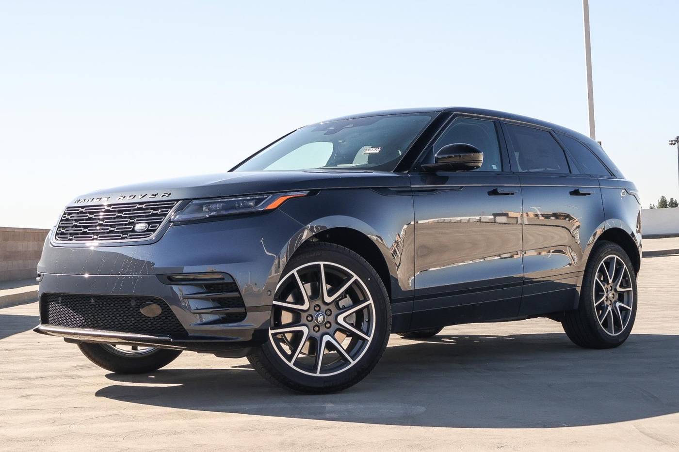 2026 Land Rover Range Rover Velar P250 Dynamic SE