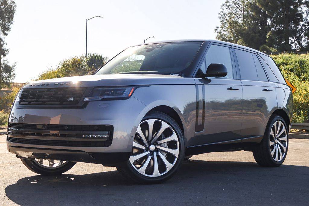 2025 Land Rover Range Rover P530 SE