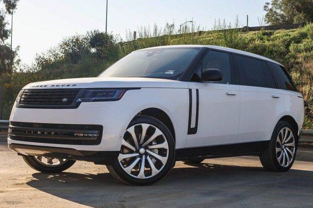 2025 Land Rover Range Rover P530 SE LWB
