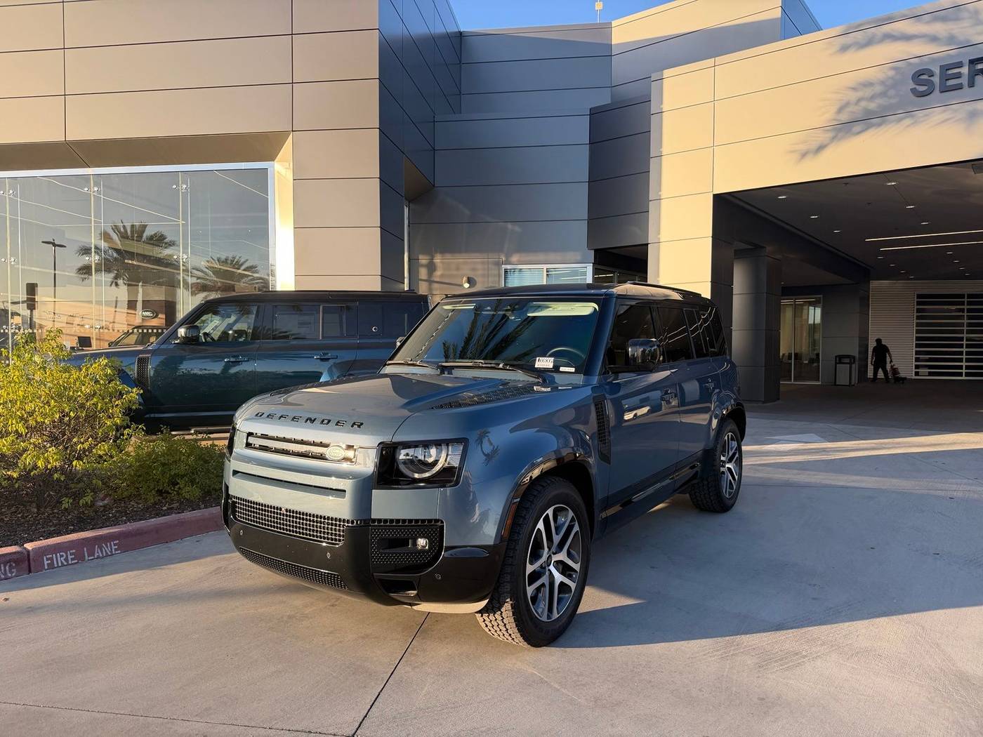 2024 Land Rover Defender X-Dynamic SE