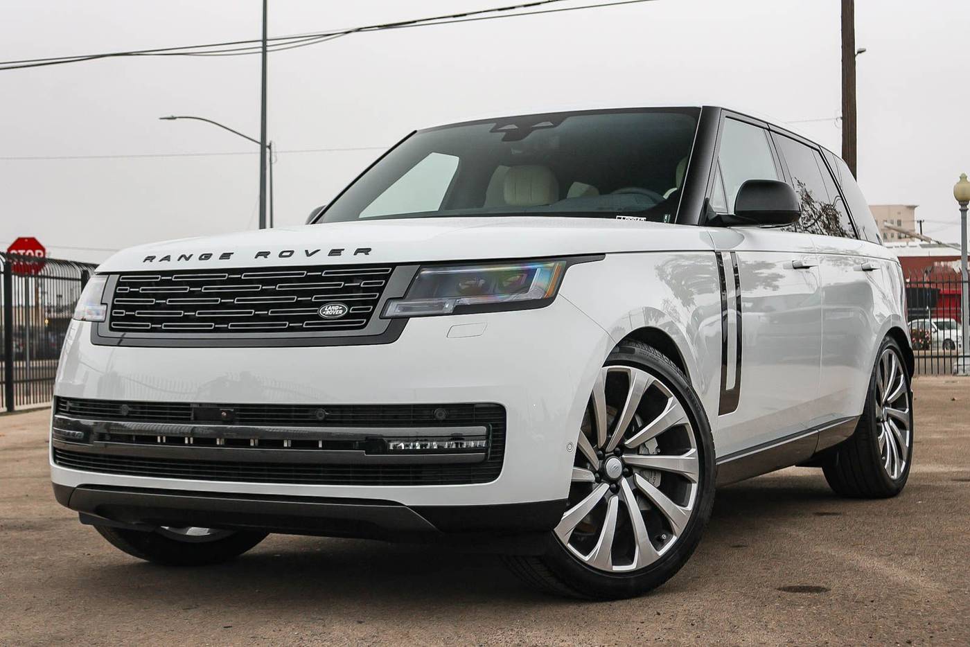 2025 Land Rover Range Rover P530 SE