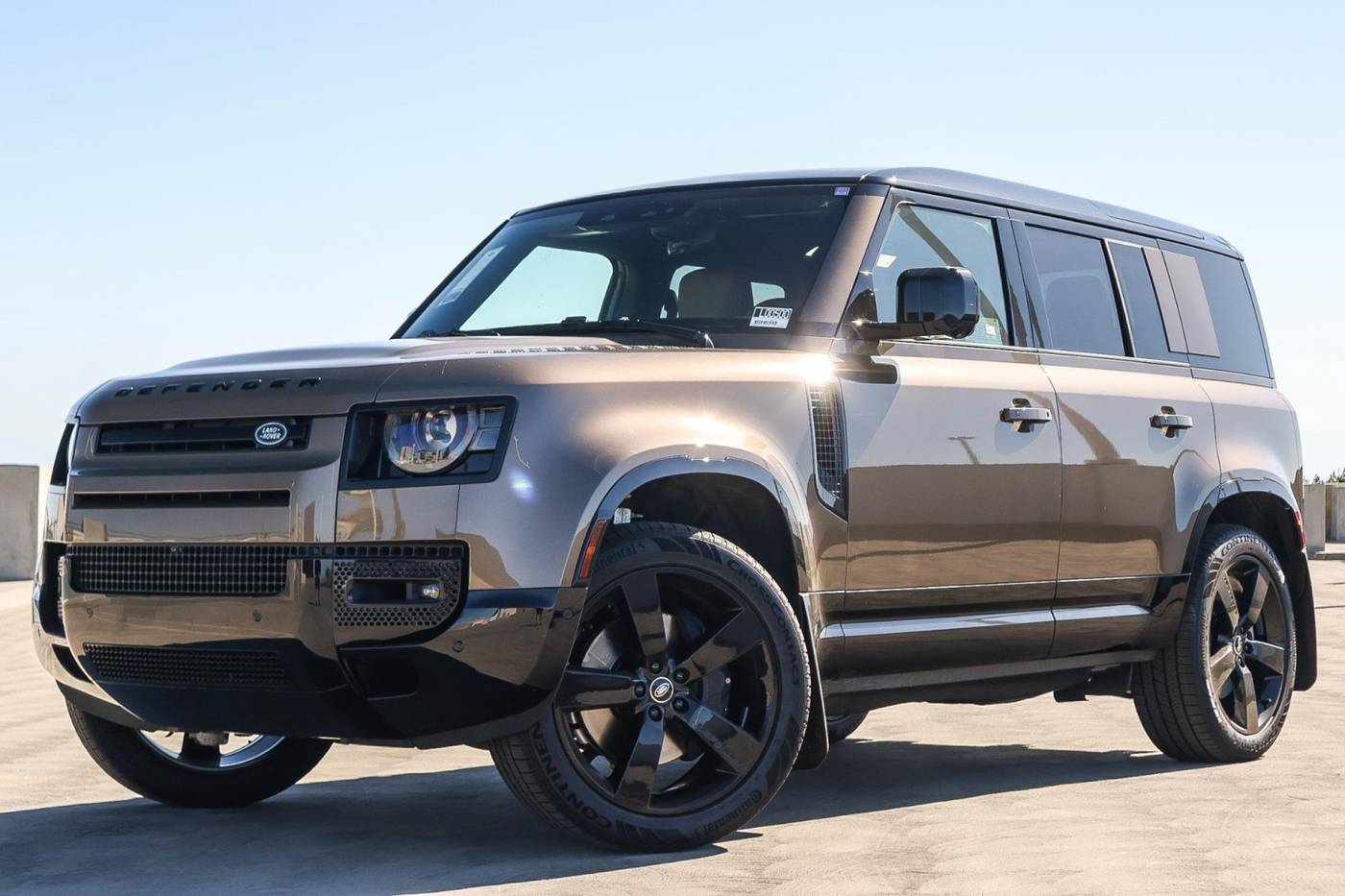2025 Land Rover Defender X-Dynamic SE — SUV — 49 mi — Fresno, CA