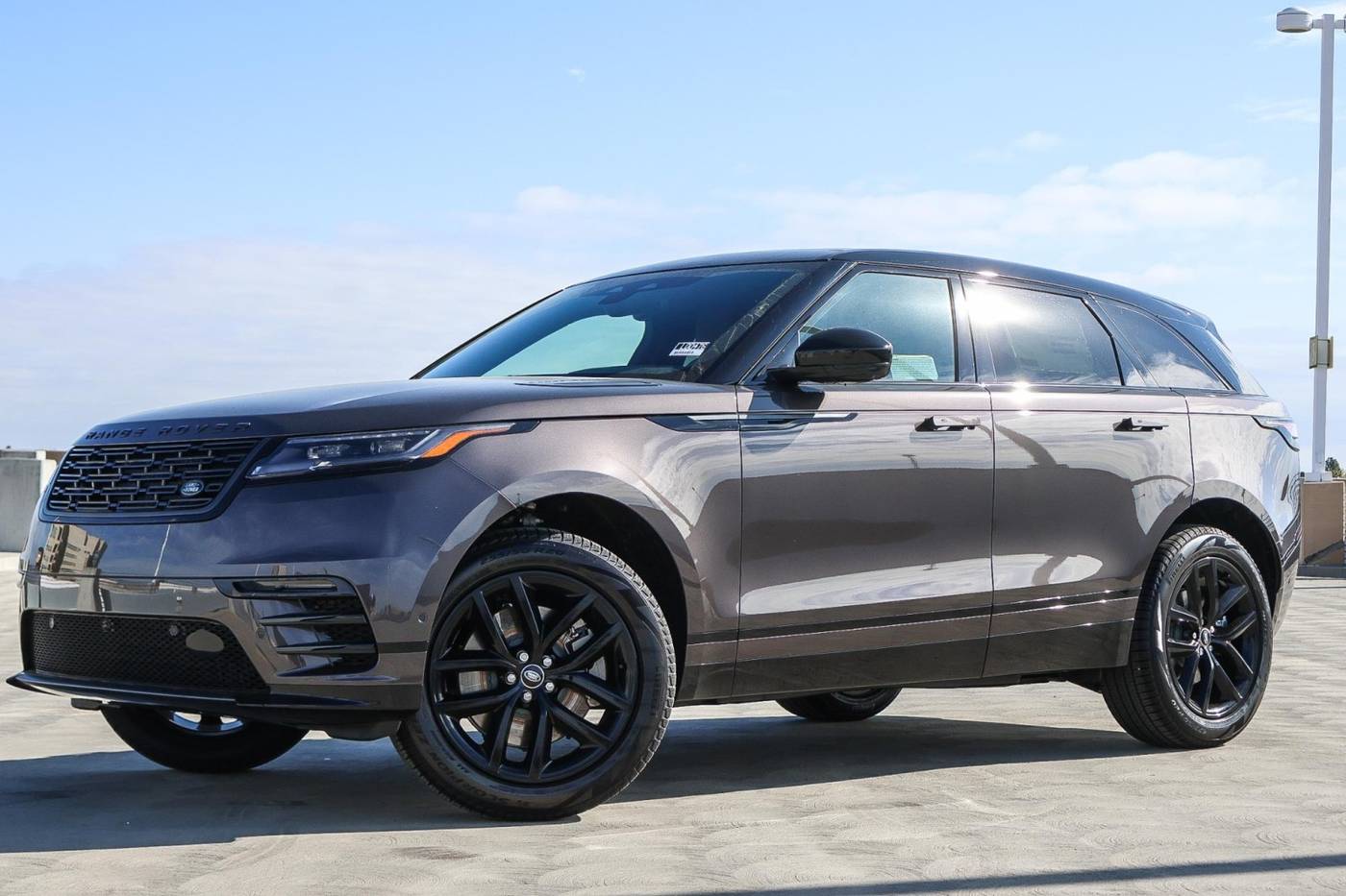 2026 Land Rover Range Rover Velar P250 Dynamic SE