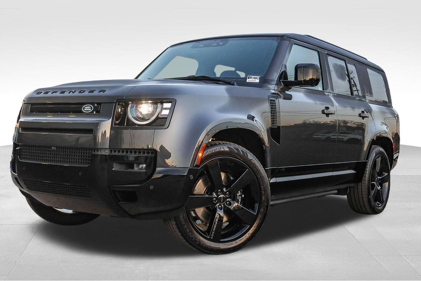 2026 Land Rover Defender 130 V8 P500