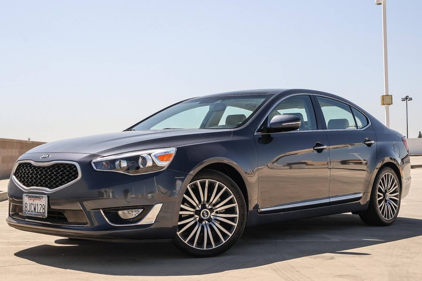 2015 Kia Cadenza Premium — Sedan — 55,525 mi — Fresno, CA