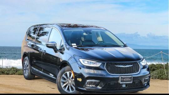 2022 Chrysler Pacifica Hybrid Limited — Minivan — 46,666 mi — Monterey, CA