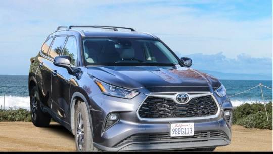 2022 Toyota Highlander XLE — SUV — 93,682 mi — Monterey, CA