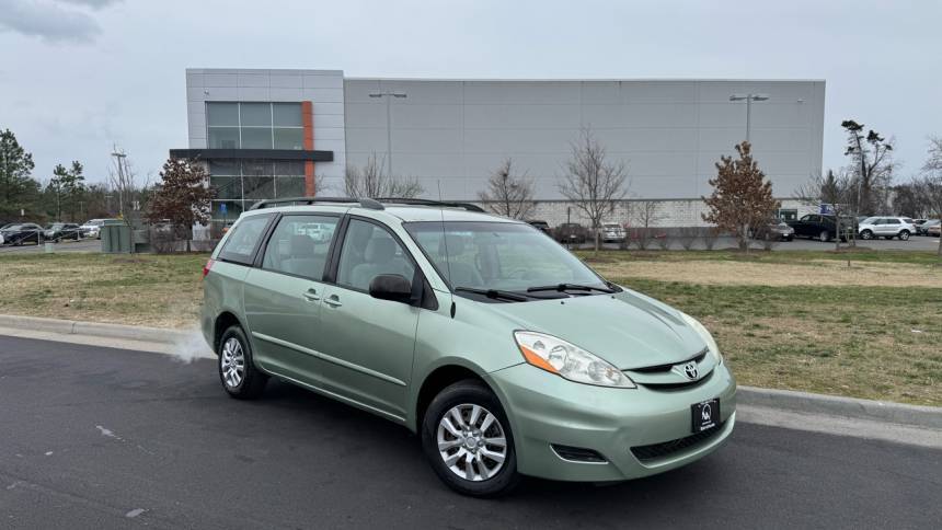 2006 Toyota Sienna LE — Minivan — 128,820 mi — Chantilly, VA