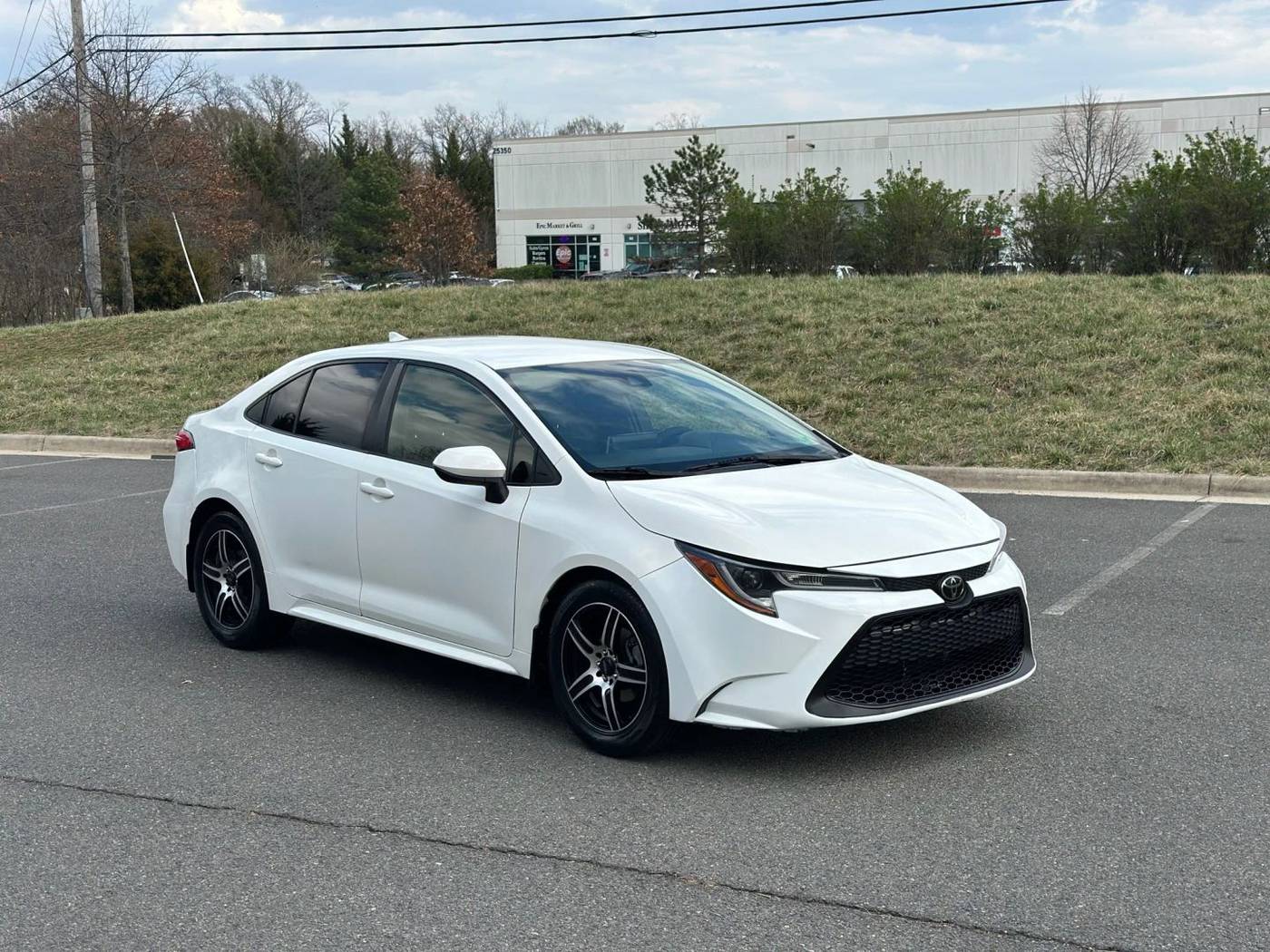 2021 Toyota Corolla LE — Sedan — 43,750 mi — Chantilly, VA