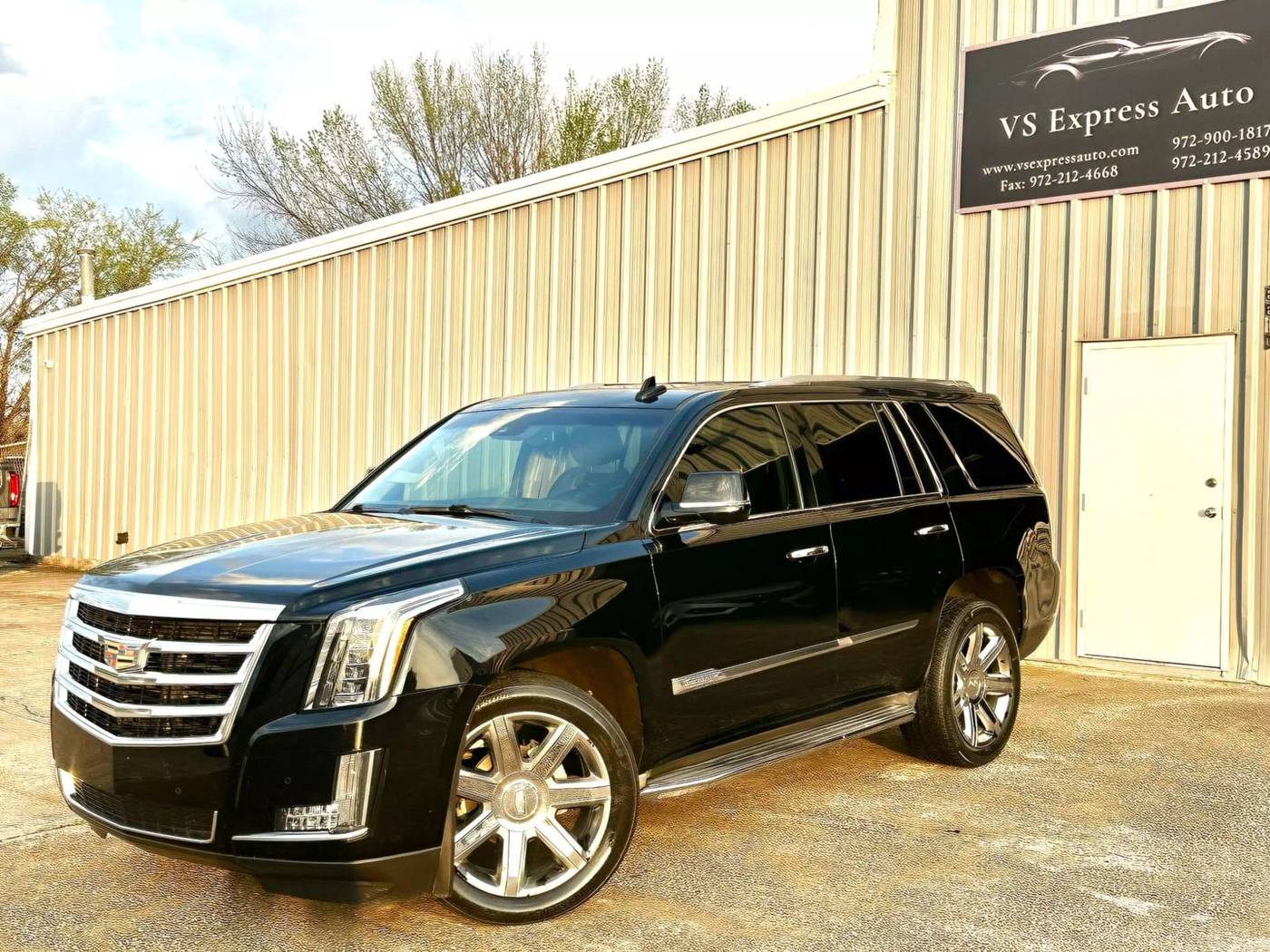 2015 Cadillac Escalade Luxury — SUV — 118,792 mi — SACHSE, TX