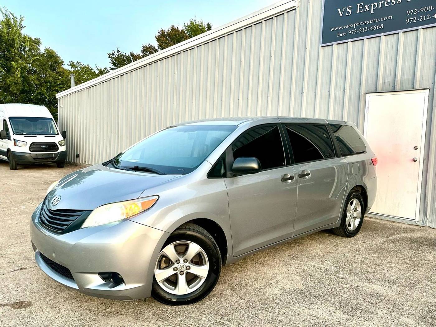 2017 Toyota Sienna L — Minivan — 131,065 mi — SACHSE, TX